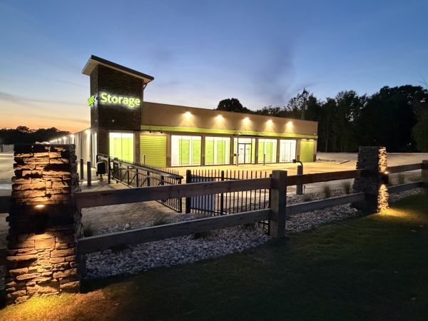 Facility photo: //images.sparefoot.com/medium/24518669f9f28fbe674.jpg