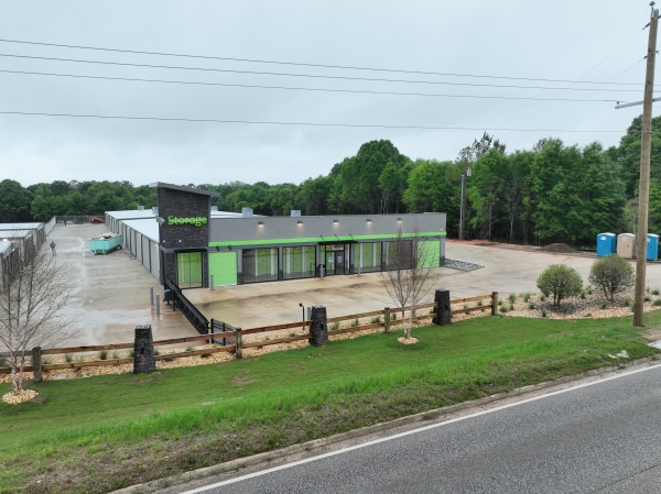 Facility photo: //images.sparefoot.com/medium/24518669fcb64643c50.jpg