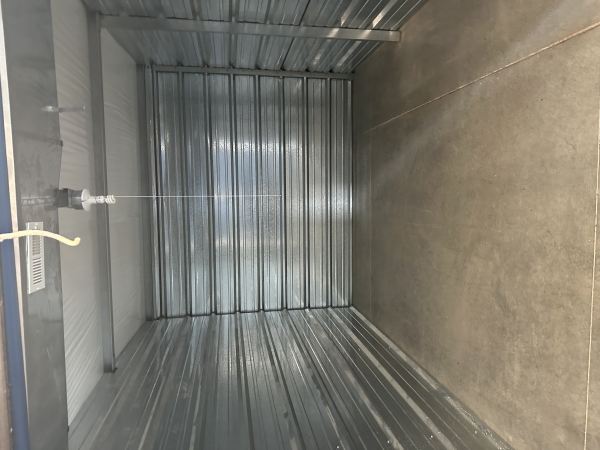 Facility photo: //images.sparefoot.com/medium/2451876a01c11a91650.jpeg
