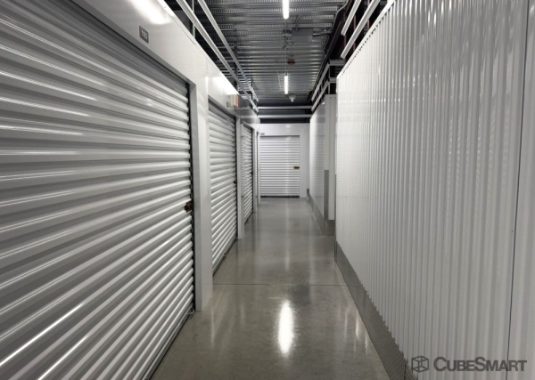 Facility photo: //images.sparefoot.com/medium/2451946a19412833128.jpg