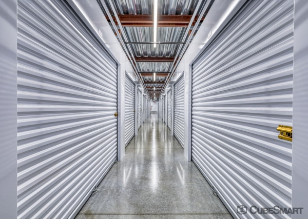 Facility photo: //images.sparefoot.com/medium/2451946a34ecad6e79e.jpg