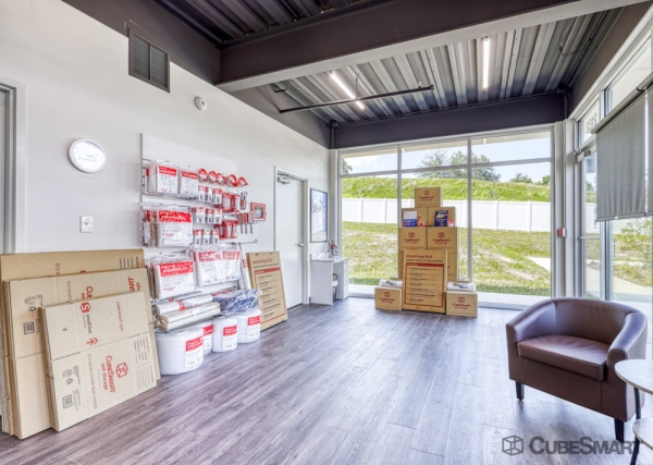 Facility photo: //images.sparefoot.com/medium/2451946a34ecaeac312.jpg