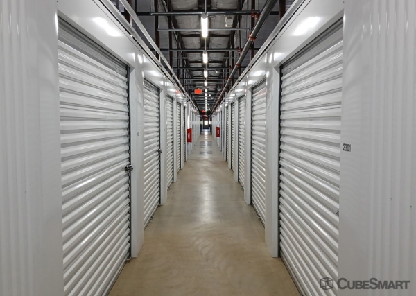 Facility photo: //images.sparefoot.com/medium/24519669fc44d0e7da0.jpg