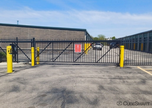 Facility photo: //images.sparefoot.com/medium/24519669fc44d21db4d.jpg