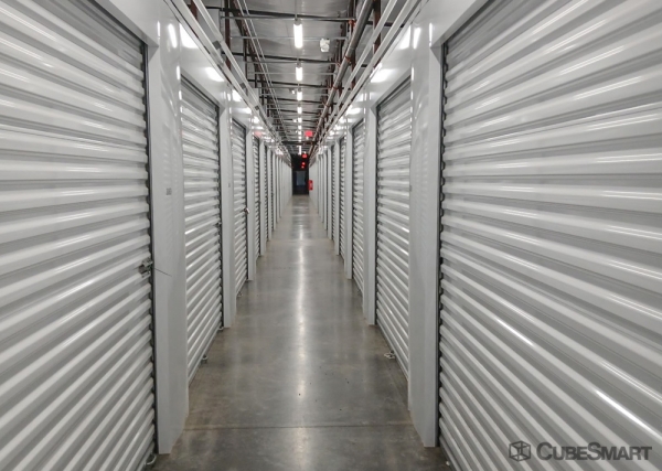 Facility photo: //images.sparefoot.com/medium/24519669fc44d32d68b.jpg