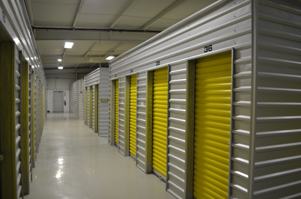 Facility photo: //images.sparefoot.com/medium/24522469f297d6b0931.jpg