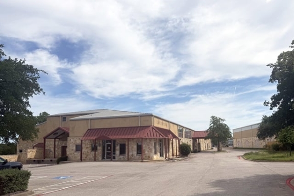 Facility photo: //images.sparefoot.com/medium/2452286a256fb4e60ec.jpg
