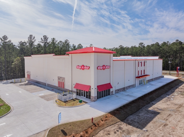 Facility photo: //images.sparefoot.com/medium/24523469f24389485a9.jpg