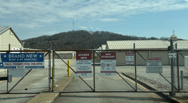 Facility photo: //images.sparefoot.com/medium/24523569f246caa11a5.png