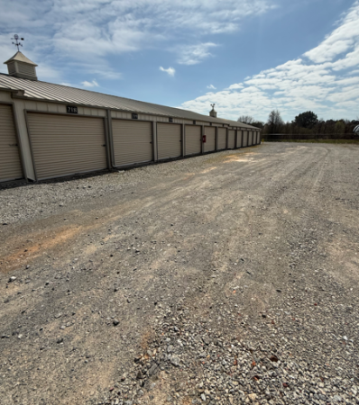 Facility photo: //images.sparefoot.com/medium/24523569f246cbcab18.png