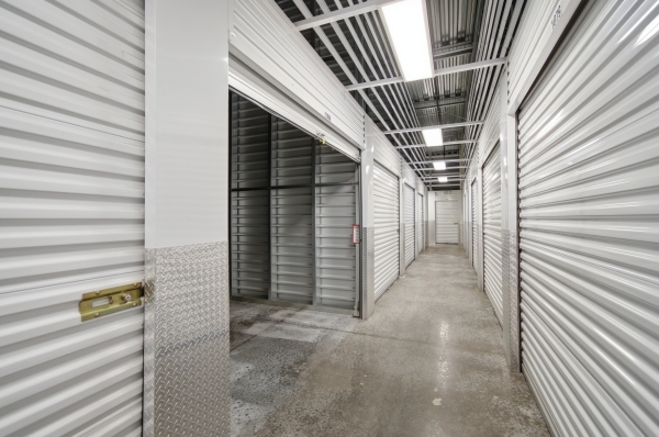 Facility photo: //images.sparefoot.com/medium/24527469fce87a444d4.jpg