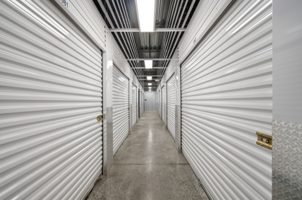 Facility photo: //images.sparefoot.com/medium/24527469fce89fe1d66.jpg