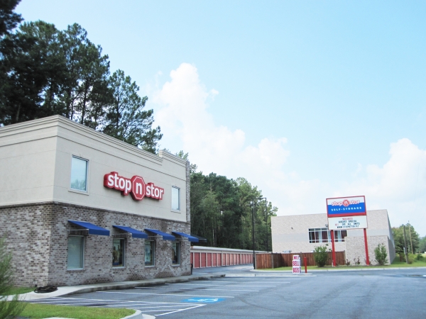 Facility photo: //images.sparefoot.com/medium/24529269f3965c31671.jpg