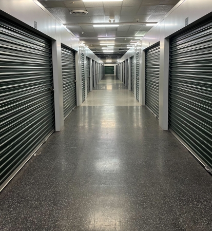 Facility photo: //images.sparefoot.com/medium/24530069fa163da4289.jpg