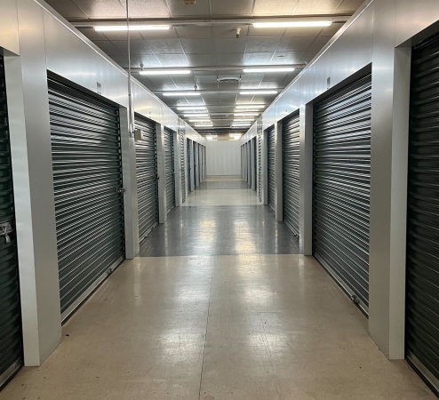 Facility photo: //images.sparefoot.com/medium/24530069fa163fe67a1.jpg