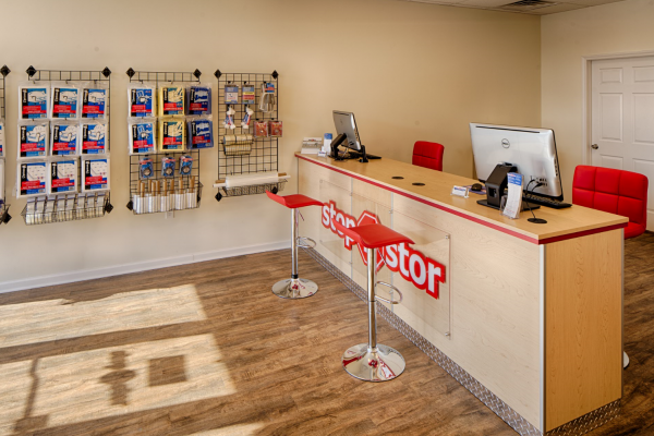 Facility photo: //images.sparefoot.com/medium/24530469f4d22ba6982.png