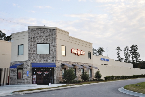 Facility photo: //images.sparefoot.com/medium/24530669f51a3b9d852.jpg