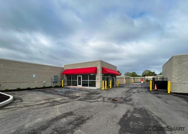 Facility photo: //images.sparefoot.com/medium/2453096a194c990c2f7.jpg