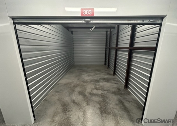 Facility photo: //images.sparefoot.com/medium/2453096a194c9a85154.jpg
