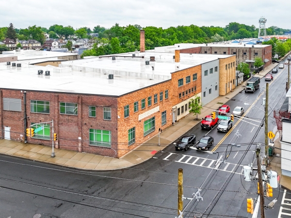 Facility photo: //images.sparefoot.com/medium/2453136a0b7992b6445.jpg