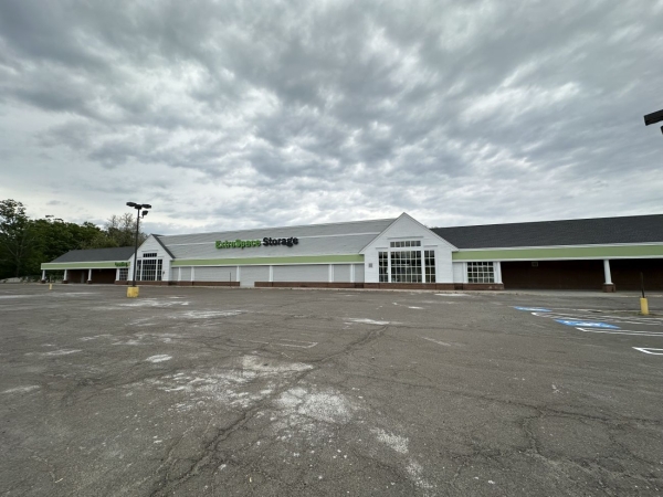 Facility photo: //images.sparefoot.com/medium/2453216a57779f2b896.jpg