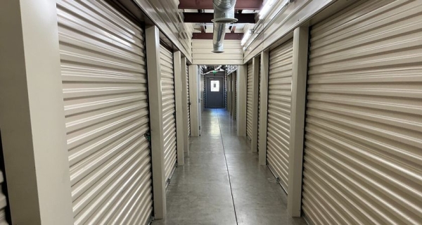 Facility photo: //images.sparefoot.com/medium/24540269fba455e6d8e.jpg