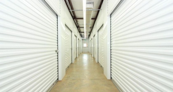 Facility photo: //images.sparefoot.com/medium/24541569fba1ec9d80f.jpg