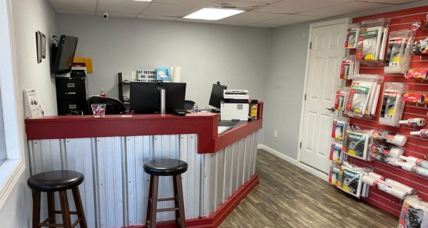 Facility photo: //images.sparefoot.com/medium/24541669fbb70754e9a.jpg