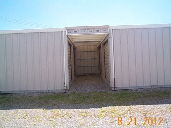 Facility photo: //images.sparefoot.com/medium/24542969fb7a7b60ccf.jpg