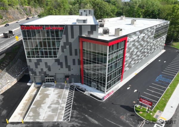 Facility photo: //images.sparefoot.com/medium/2454416a0c15e8567b5.jpg