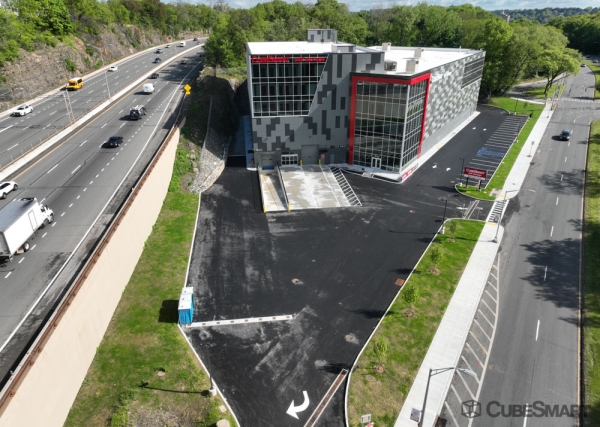 Facility photo: //images.sparefoot.com/medium/2454416a0c15e9b1508.jpg