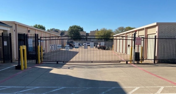 Facility photo: //images.sparefoot.com/medium/24545869fcef6f417a2.jpg