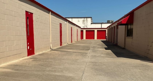 Facility photo: //images.sparefoot.com/medium/2454616a075e6fc670a.jpg