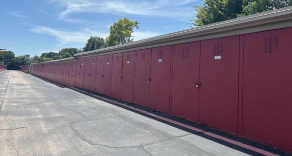 Facility photo: //images.sparefoot.com/medium/24547169fe15ef772e1.jpeg