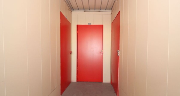 Facility photo: //images.sparefoot.com/medium/24547269fcdf12985a5.jpg