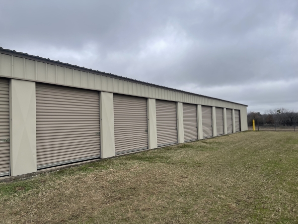 Facility photo: //images.sparefoot.com/medium/24548069fcaf3572fc2.jpg