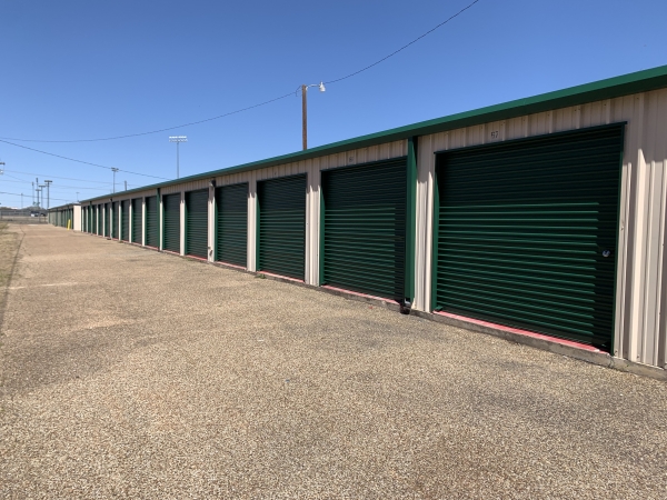 Facility photo: //images.sparefoot.com/medium/24548269fe10aec1692.jpg