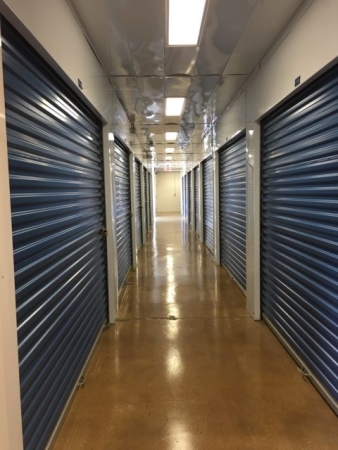 Facility photo: //images.sparefoot.com/medium/2454906a0f03096b4d0.jpg