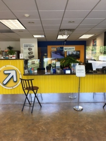 Facility photo: //images.sparefoot.com/medium/2454906a0f030ddeb21.jpg