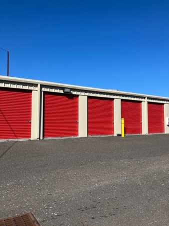 Facility photo: //images.sparefoot.com/medium/2454906a0f0318279bc.jpg