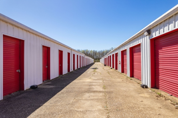 Facility photo: //images.sparefoot.com/medium/24549269fce2d4a4106.jpg