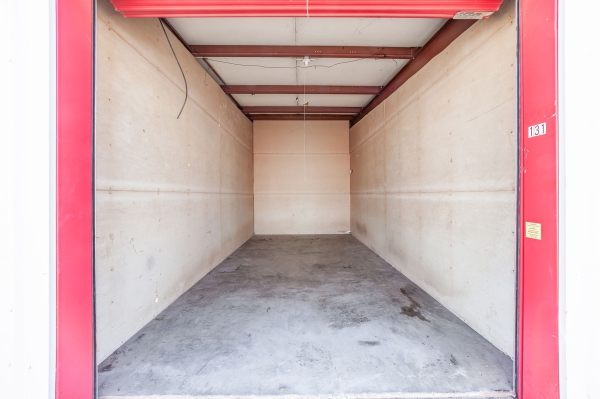 Facility photo: //images.sparefoot.com/medium/24549269fce2d5da766.jpg