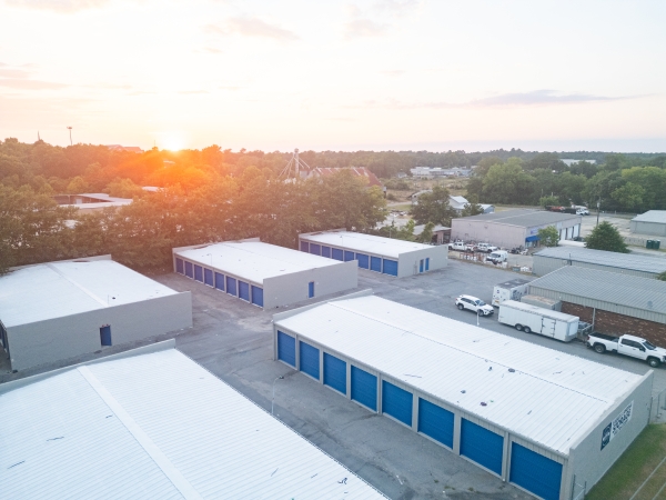 Facility photo: //images.sparefoot.com/medium/2454966a0b7d1e6c432.jpg
