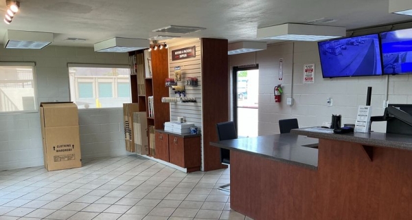 Facility photo: //images.sparefoot.com/medium/2455126a075d82cf54c.jpg