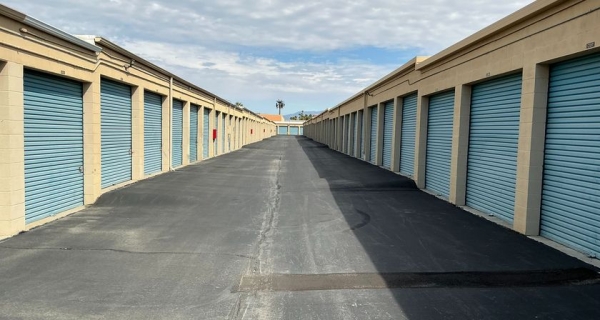 Facility photo: //images.sparefoot.com/medium/2455126a075d8468d5f.jpg