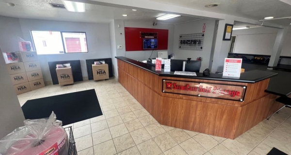 Facility photo: //images.sparefoot.com/medium/2455186a07824d92849.jpg