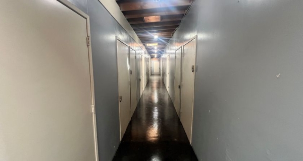 Facility photo: //images.sparefoot.com/medium/2455186a07824e7cc68.jpg