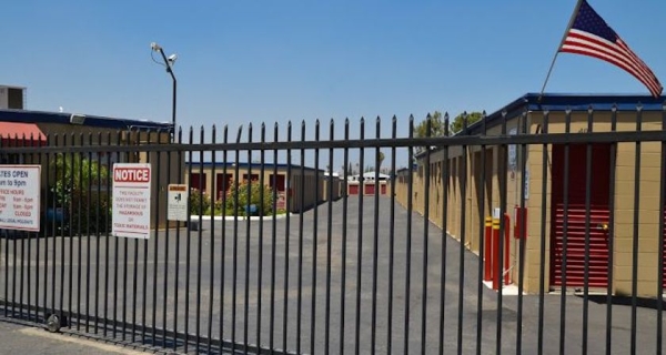 Facility photo: //images.sparefoot.com/medium/2455396a0752f89de7b.jpg
