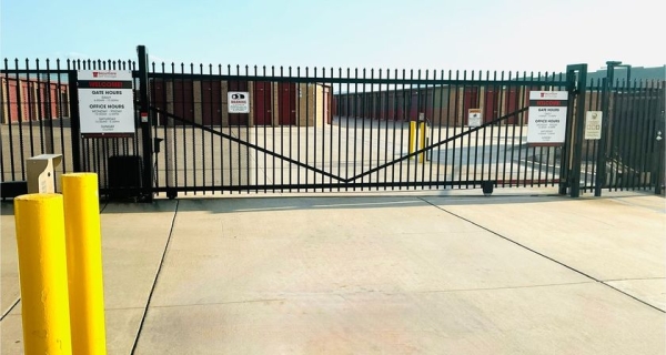 Facility photo: //images.sparefoot.com/medium/2455546a0765d44f118.jpg