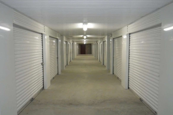 Facility photo: //images.sparefoot.com/medium/2455656a01e45ae4045.jpg
